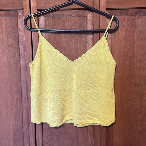 Women’s Juniors Cute Cropped Yellow Knit Camisole Top - Picture 4 of 4